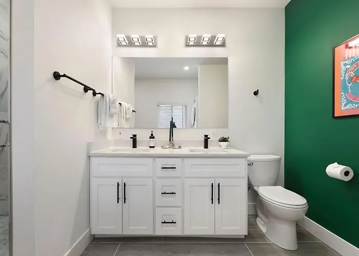 Hostwise - Pet Friendly, King Bed, 2br 2ba
