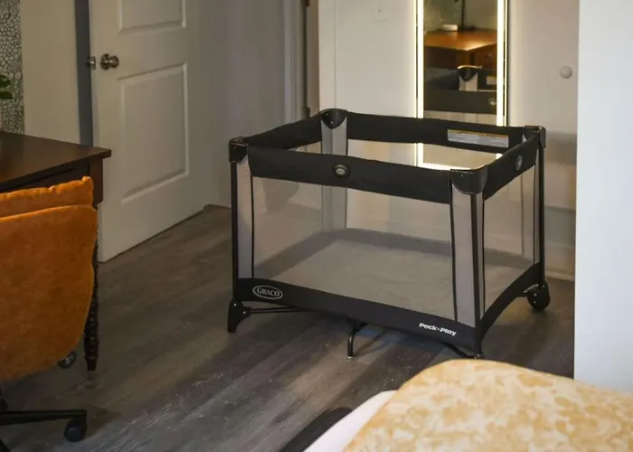 Hostwise - Pet Friendly, King Bed, 2br 2ba