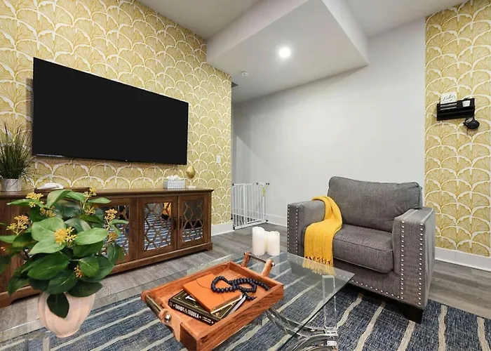 Hostwise - Pet Friendly, King Bed, 2br 2ba Pittsburgh