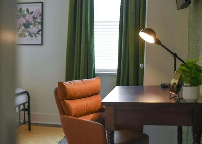 Hostwise - Pet Friendly, King Bed, 2br 2ba * Pittsburgh