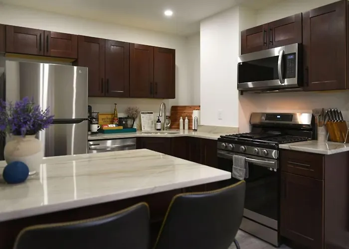 Holiday home Hostwise - Pet Friendly, King Bed, 2br 2ba Pittsburgh