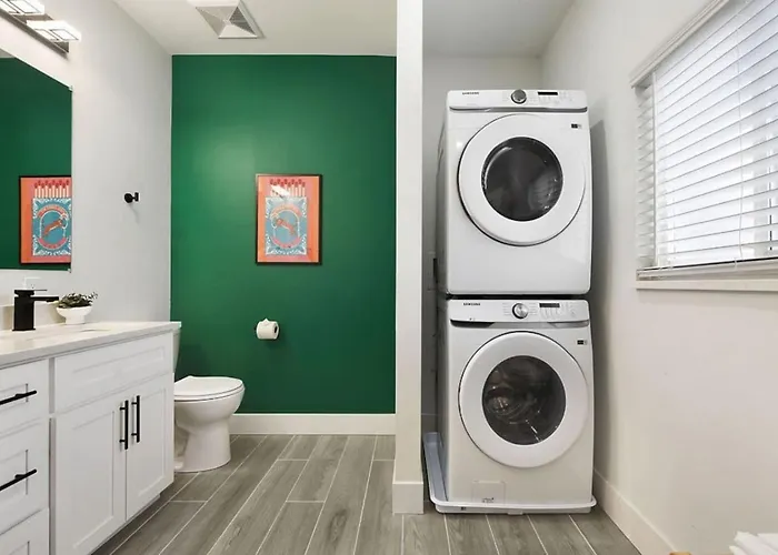 Hostwise - Pet Friendly, King Bed, 2br 2ba Pittsburgh